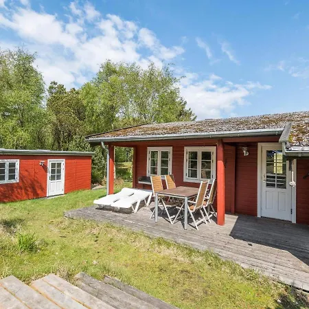 Scenic Log Cabin In Rindby-By Traum 度假居
